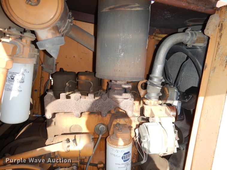 image for item DE2575 1989 Case 585E forklift