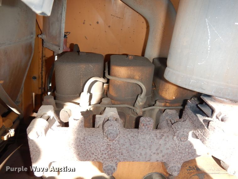 image for item DE2575 1989 Case 585E forklift