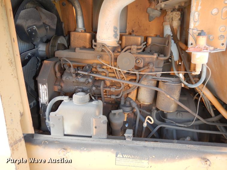 image for item DE2575 1989 Case 585E forklift