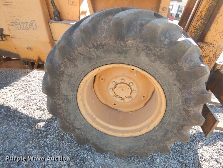 image for item DE2575 1989 Case 585E forklift