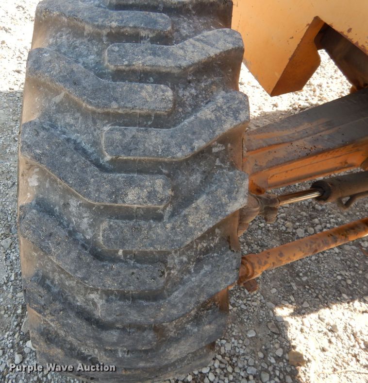 image for item DE2575 1989 Case 585E forklift