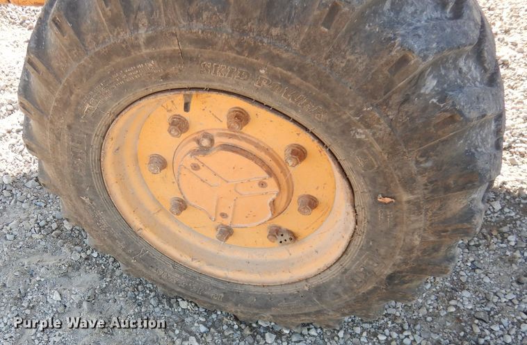 image for item DE2575 1989 Case 585E forklift