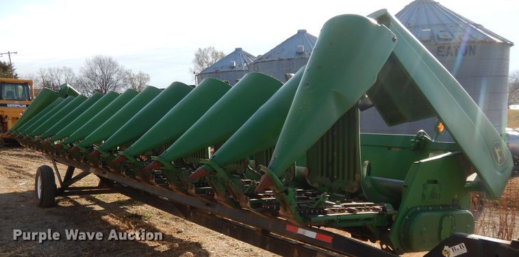 image for item DE2576 2007 John Deere 1293 corn head