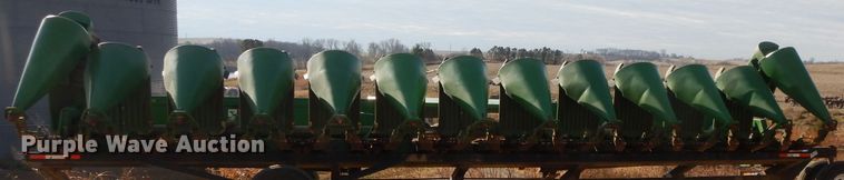 image for item DE2576 2007 John Deere 1293 corn head