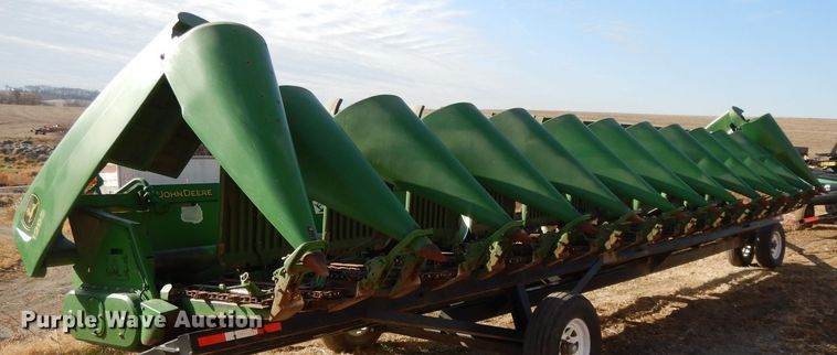 image for item DE2576 2007 John Deere 1293 corn head