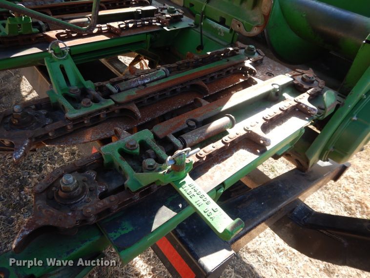 image for item DE2576 2007 John Deere 1293 corn head