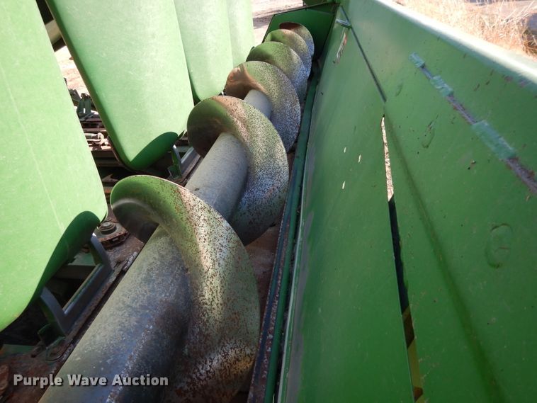 image for item DE2576 2007 John Deere 1293 corn head