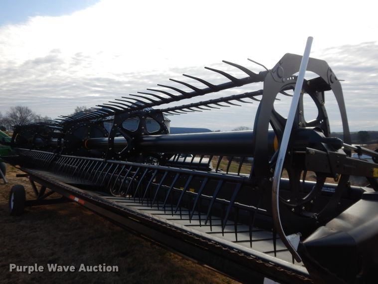 image for item DE2577 2016 MacDon FD75S flex draper head