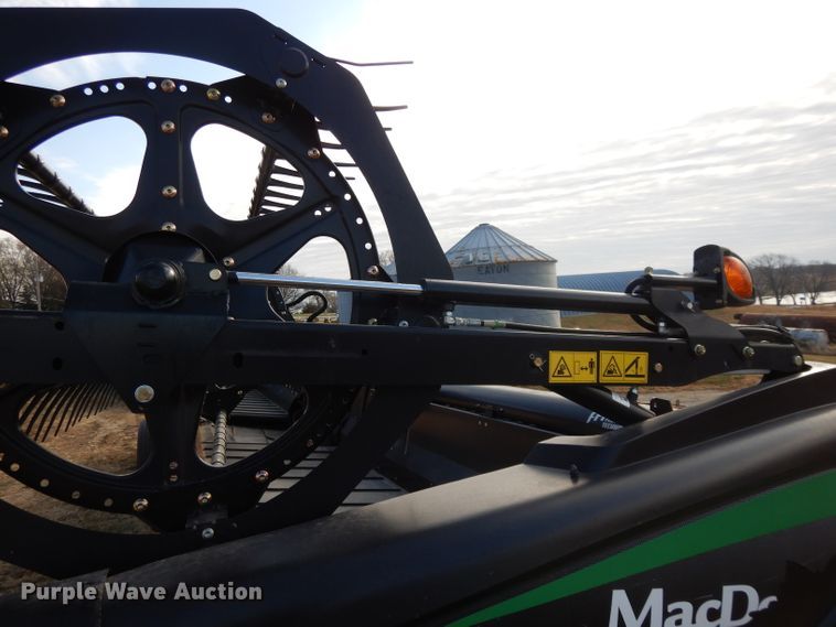 image for item DE2577 2016 MacDon FD75S flex draper head