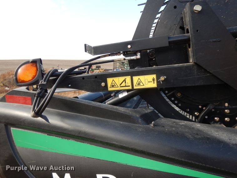 image for item DE2577 2016 MacDon FD75S flex draper head