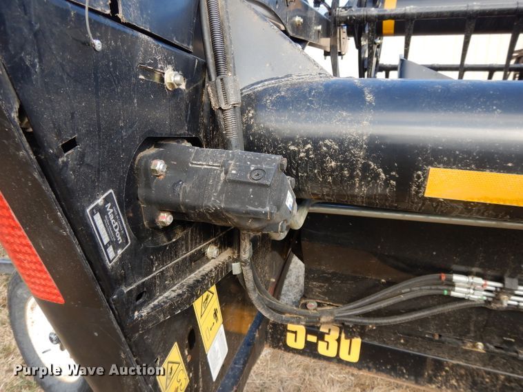 image for item DE2577 2016 MacDon FD75S flex draper head