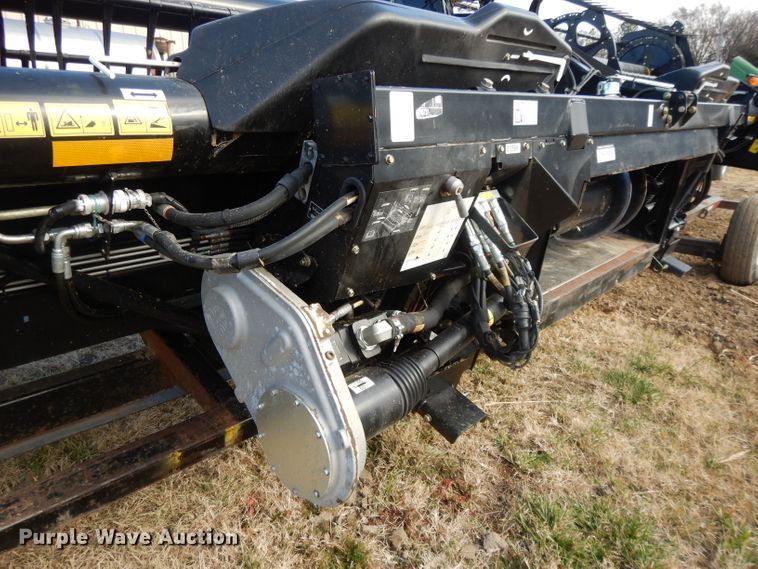 image for item DE2577 2016 MacDon FD75S flex draper head