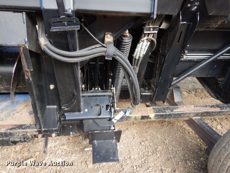 image for item DE2577 2016 MacDon FD75S flex draper head