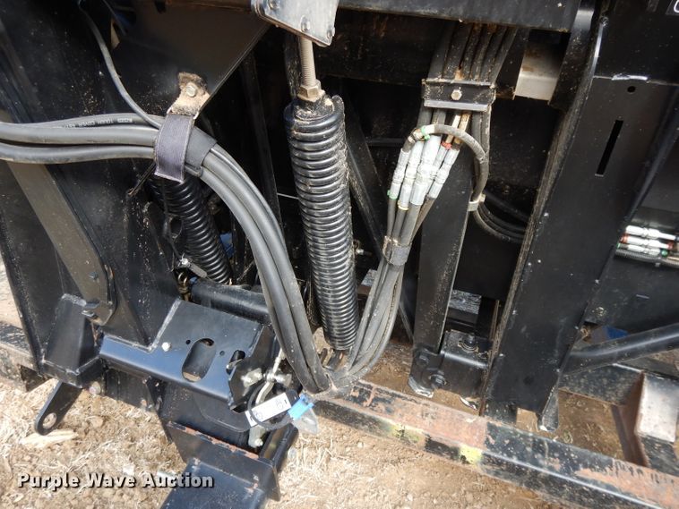 image for item DE2577 2016 MacDon FD75S flex draper head