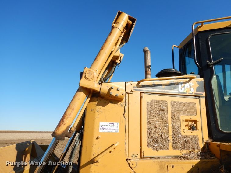 image for item DE2580 2001 Caterpillar D6R XL  dozer