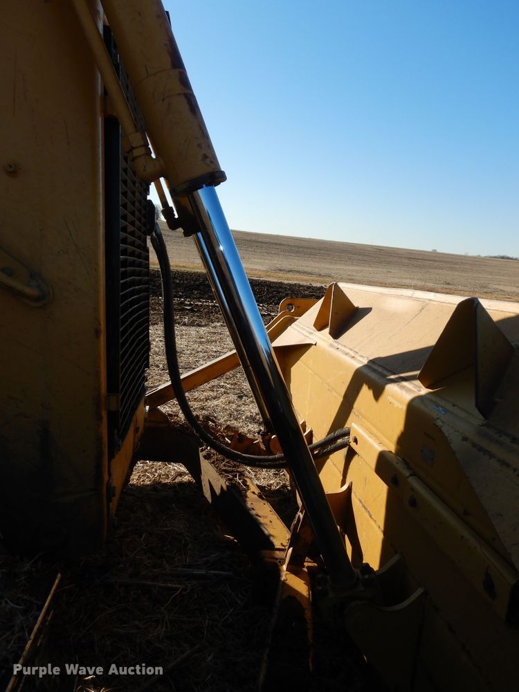 image for item DE2580 2001 Caterpillar D6R XL  dozer