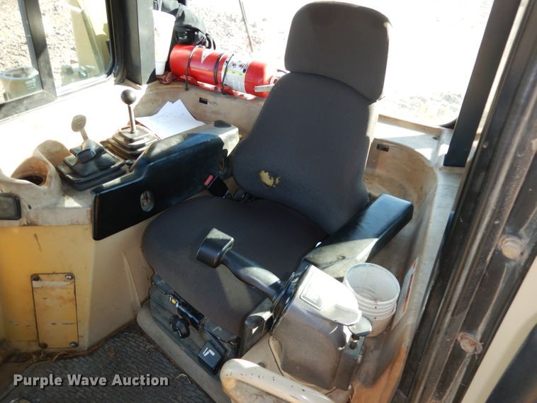 image for item DE2580 2001 Caterpillar D6R XL  dozer