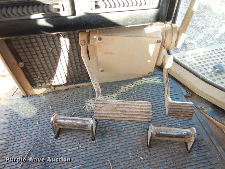 image for item DE2580 2001 Caterpillar D6R XL  dozer