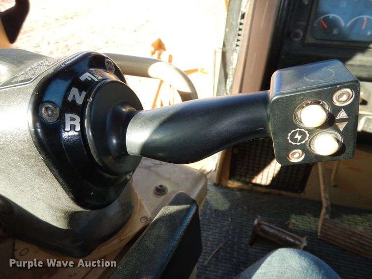 image for item DE2580 2001 Caterpillar D6R XL  dozer