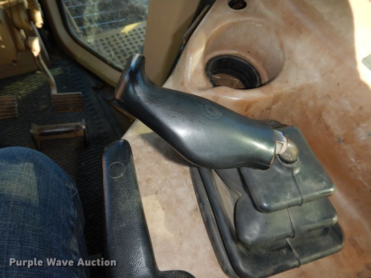 image for item DE2580 2001 Caterpillar D6R XL  dozer