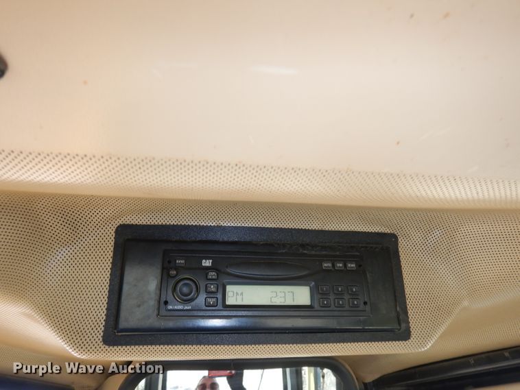 image for item DE2580 2001 Caterpillar D6R XL  dozer