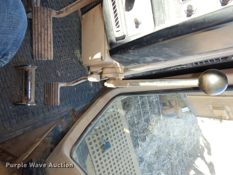 image for item DE2580 2001 Caterpillar D6R XL  dozer