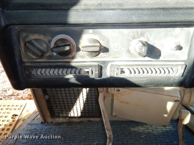 image for item DE2580 2001 Caterpillar D6R XL  dozer