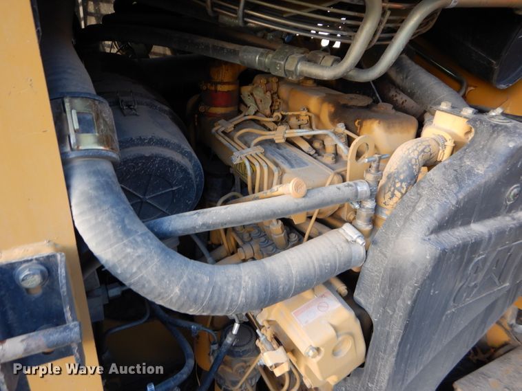 image for item DE2582 2001 Caterpillar 246  skid steer loader