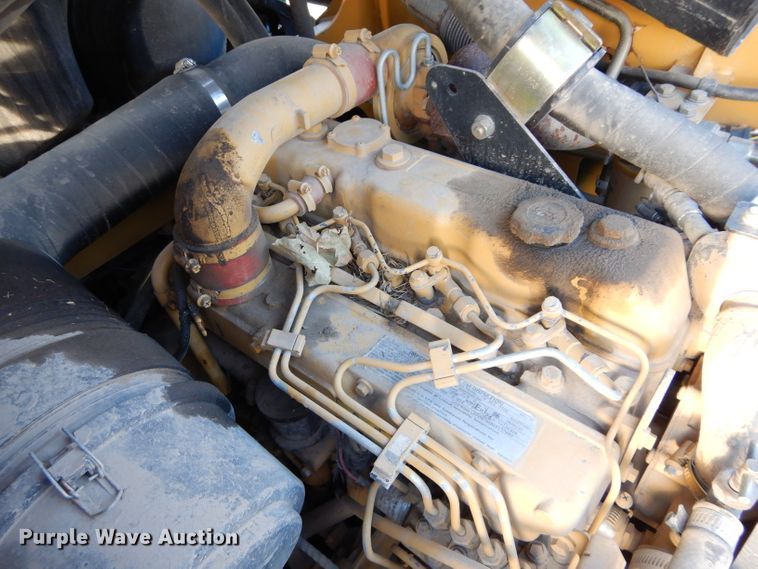 image for item DE2582 2001 Caterpillar 246  skid steer loader