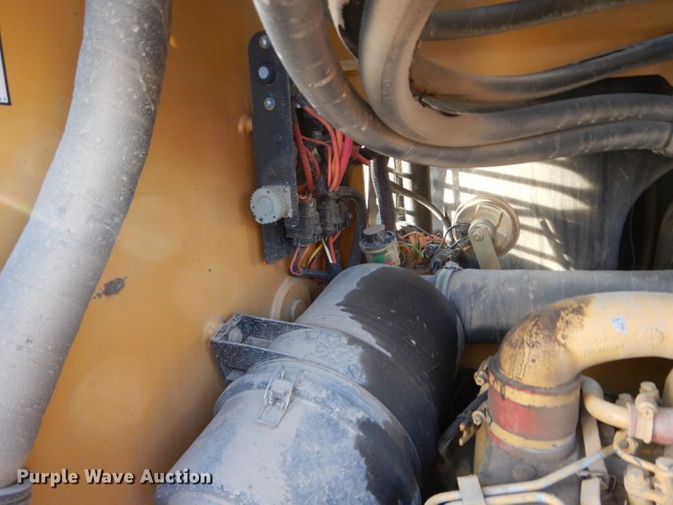 image for item DE2582 2001 Caterpillar 246  skid steer loader