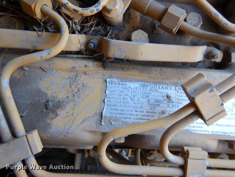 image for item DE2582 2001 Caterpillar 246  skid steer loader