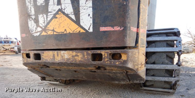 image for item DE2582 2001 Caterpillar 246  skid steer loader