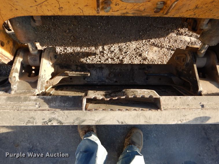 image for item DE2582 2001 Caterpillar 246  skid steer loader