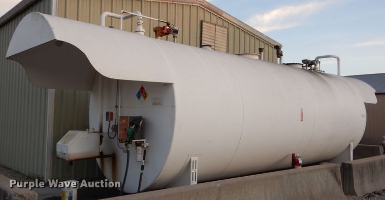 image for item DE2605 2006 Wemac fuel tank