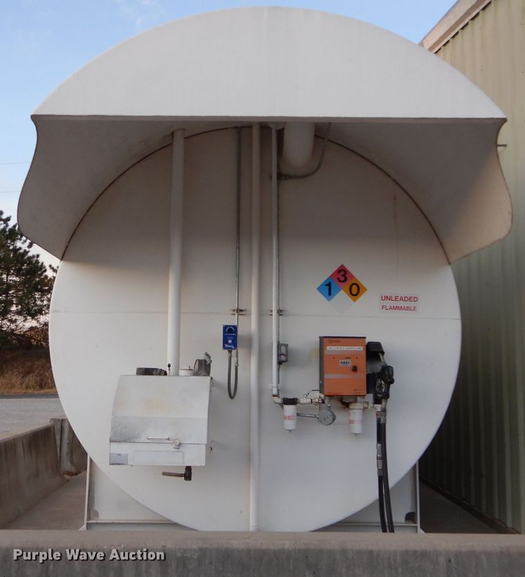 image for item DE2605 2006 Wemac fuel tank