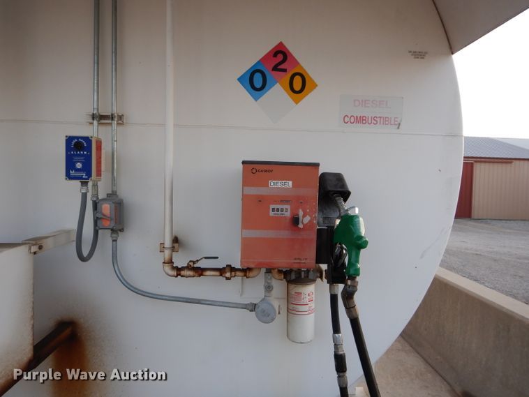 image for item DE2605 2006 Wemac fuel tank