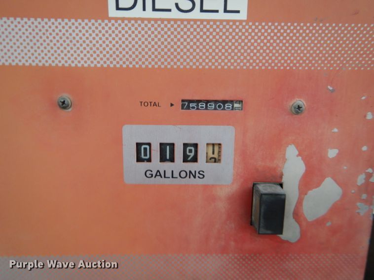 image for item DE2605 2006 Wemac fuel tank