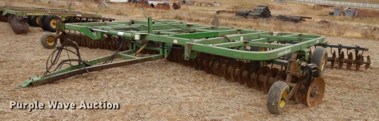 image for item DI8152 John Deere 335  disk