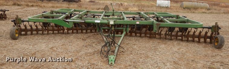 image for item DI8152 John Deere 335  disk