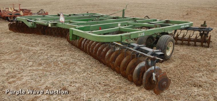 image for item DI8152 John Deere 335  disk