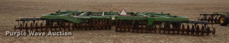 image for item DI8152 John Deere 335  disk