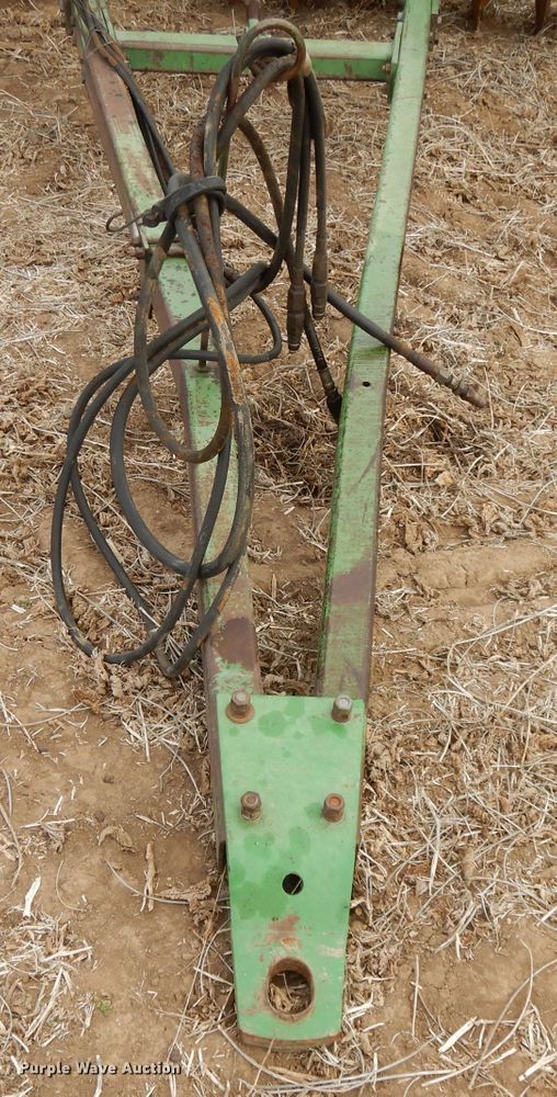 image for item DI8152 John Deere 335  disk