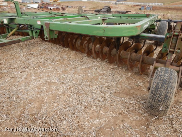 image for item DI8152 John Deere 335  disk