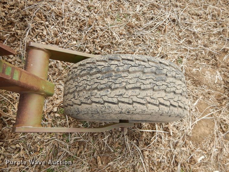 image for item DI8152 John Deere 335  disk