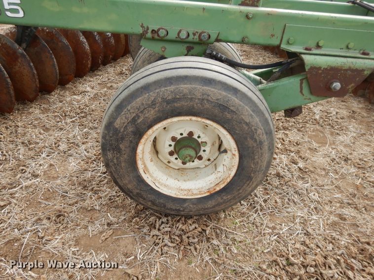 image for item DI8152 John Deere 335  disk