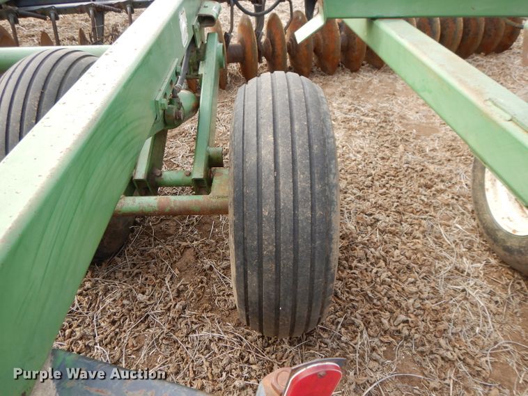 image for item DI8152 John Deere 335  disk