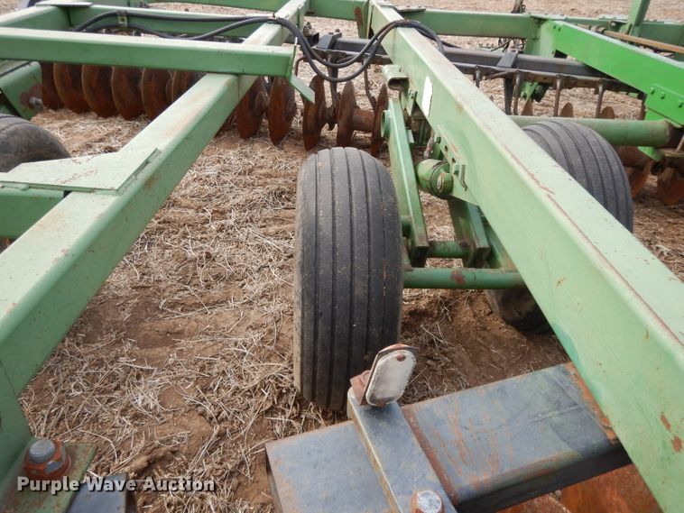 image for item DI8152 John Deere 335  disk