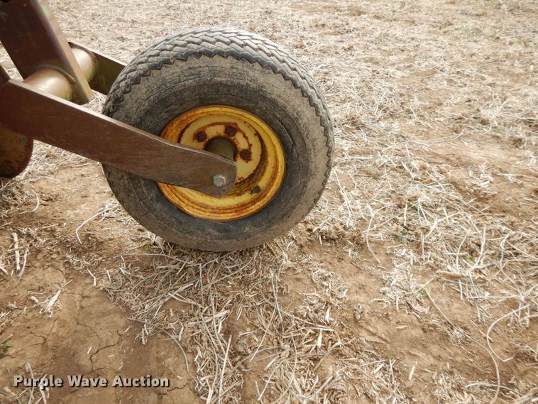 image for item DI8152 John Deere 335  disk