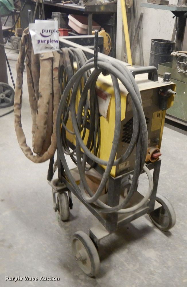 image for item DI8204 Esab PCM-1125 plasma cutter