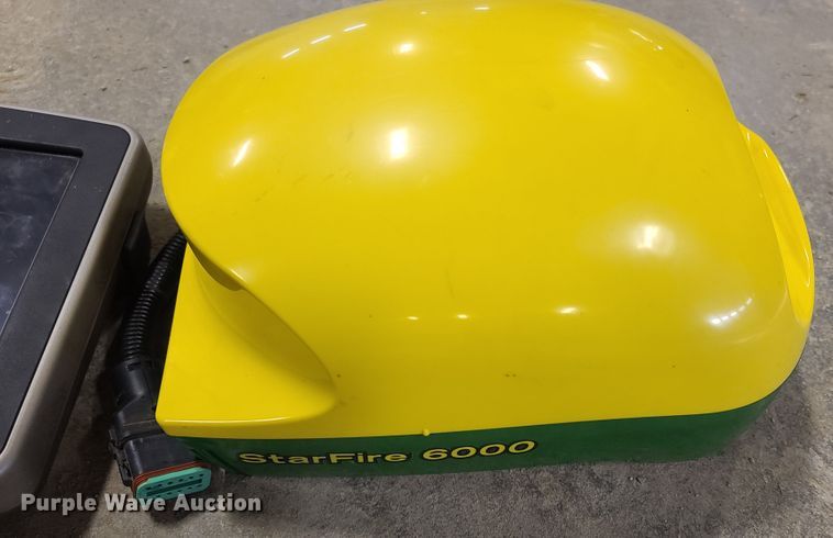 image for item FB9348 John Deere StarFire 6000 receiver